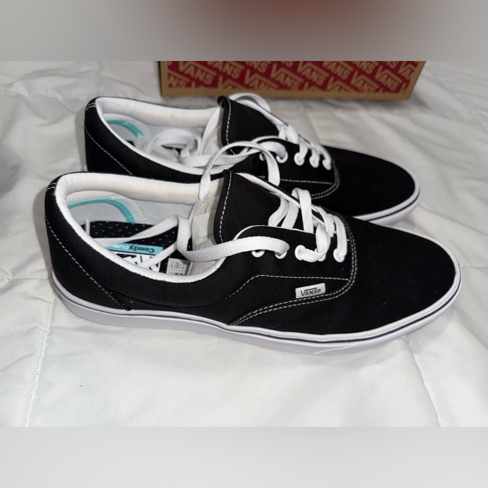 Vans/ brand new in box/ comfycush era vans black/true white/ men’s size 13
